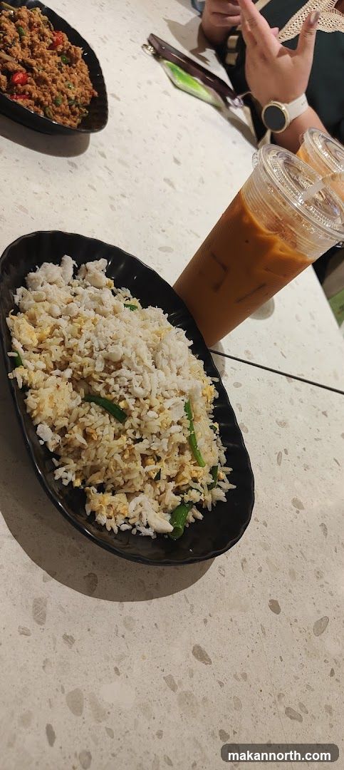 Crab Fried Rice and Thai Tea