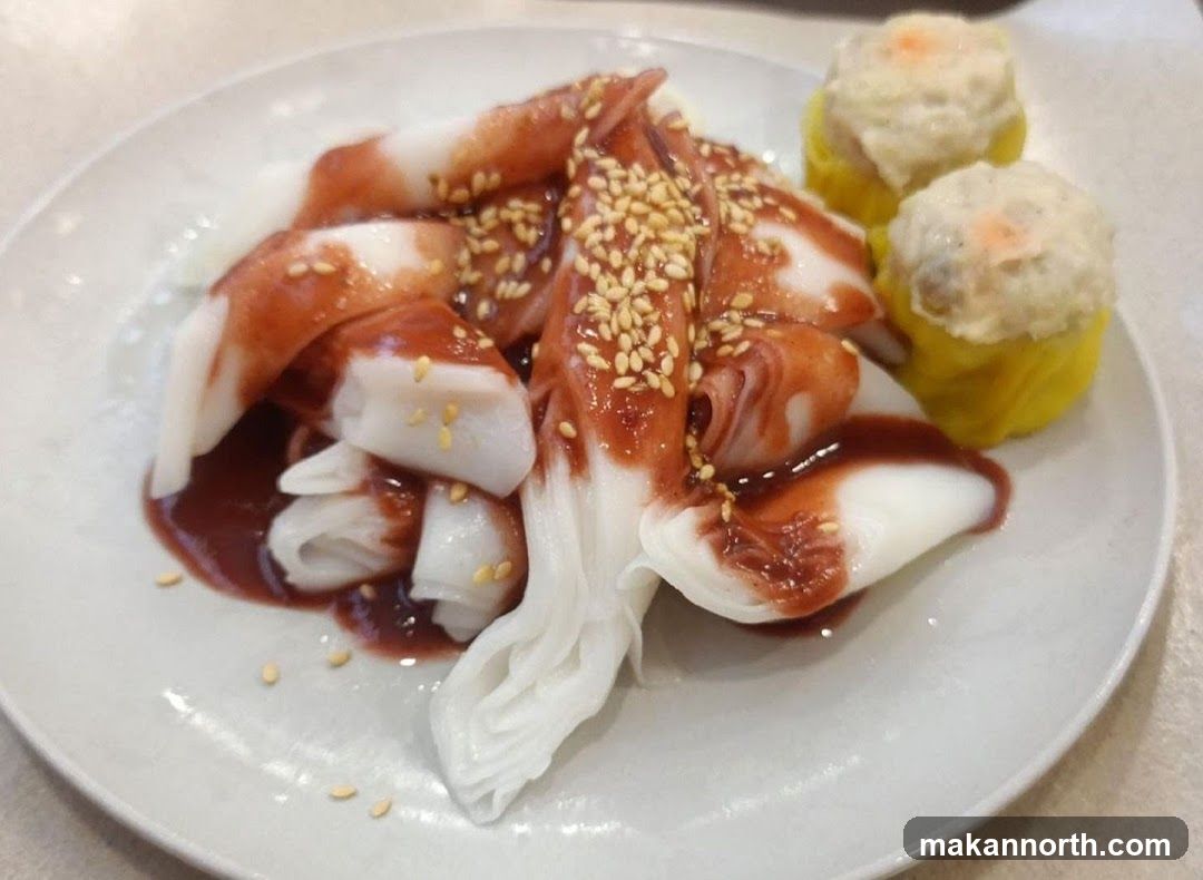 Steamed Rice Rolls with Siu Mai