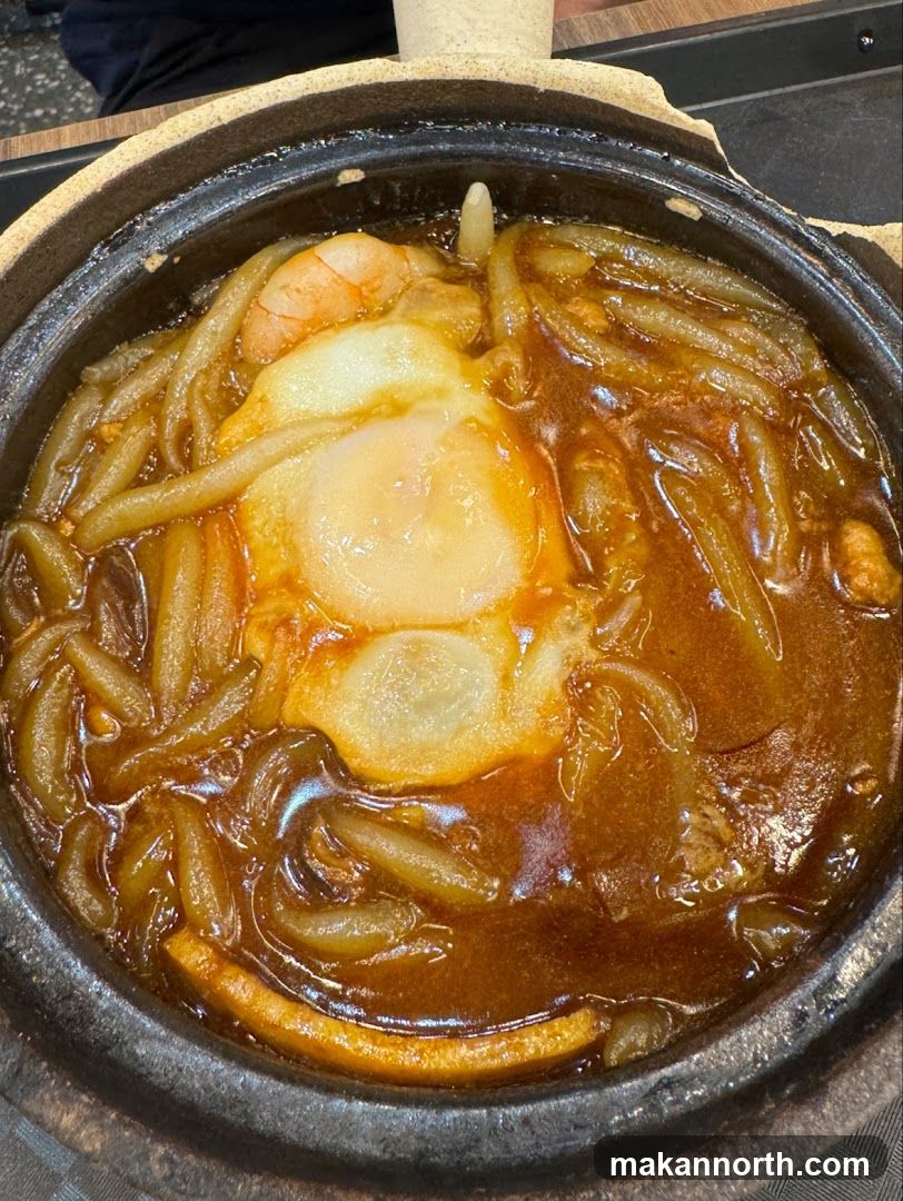 Claypot Noodles with Egg and Shrimp