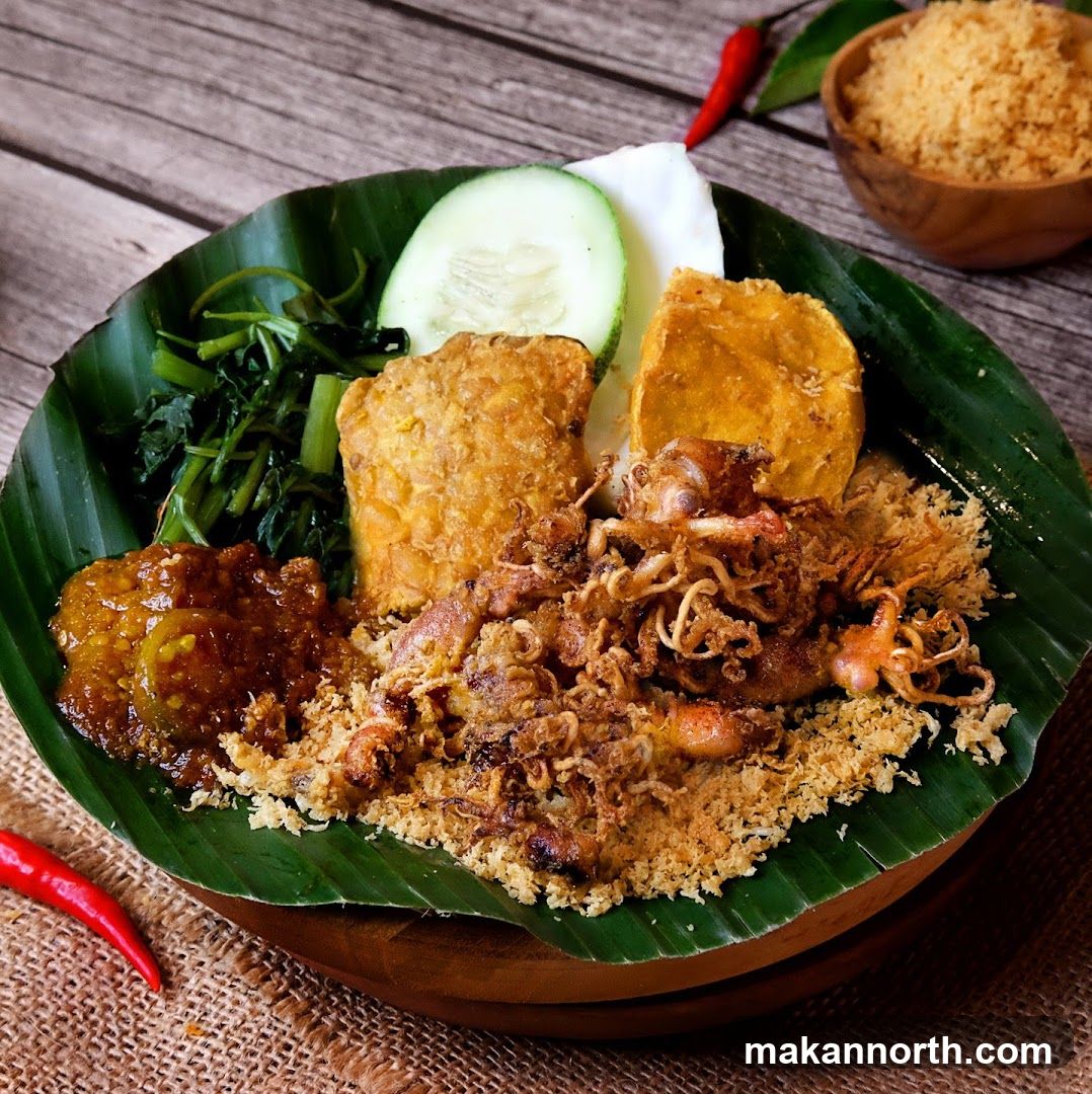 Fried Squid and Side Dishes