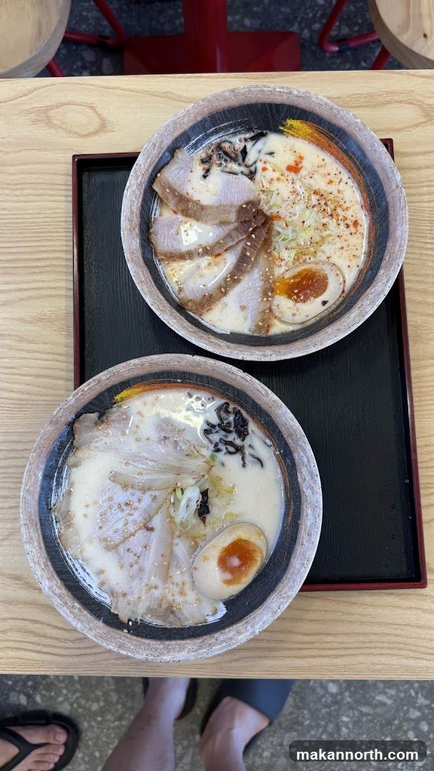 Two bowls of ramen