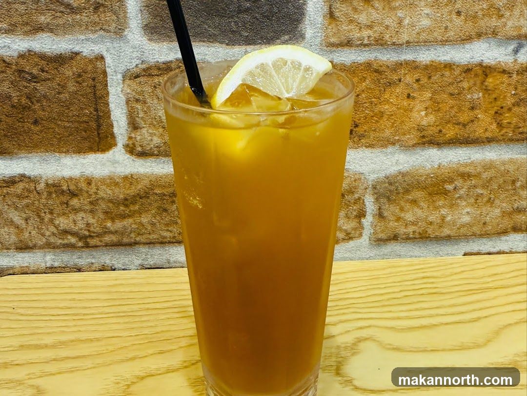 Iced Tea with Lemon